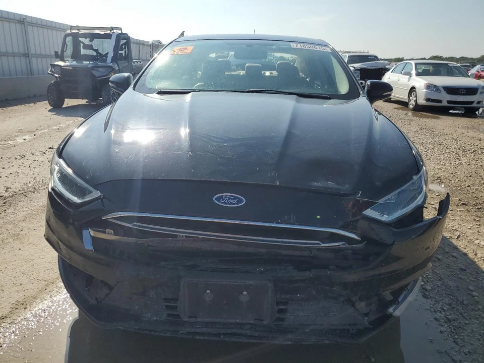 Used Front Left Fender fits: 2017 Ford Fusion L. w/o charging port Front Left Gr - Image 1 of 4