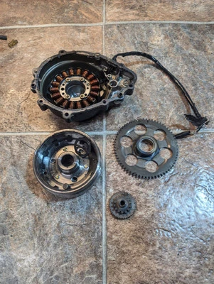 Kawasaki Ninja ZX6R 1998-1999 motor estator generador con cubierta engranaje Magento Foto 1 de 4