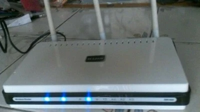 d-link Wireless N Gigabit Router dir-655 router - Image 1 of 2