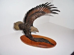 Amerikanischer Adler Bronzeskulptur Holzsockel - Bild 1 von 11