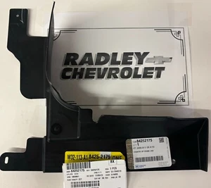NEW GM OEM RIGHT- SPLASH SHIELD- GENERAL MOTORS GMC 84252175 - Picture 1 of 1