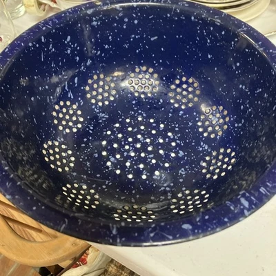 VTG Blue Speckled Enamel Wate Colander Strainer Sieve 10” - Image 1 of 4