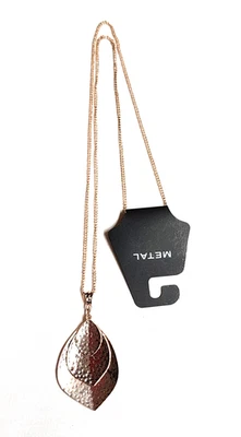 Nuevo Collar Colgante Kohl's Triple Capa Hojas Texturizadas Tono Oro Rosa 32" Foto 1 de 4