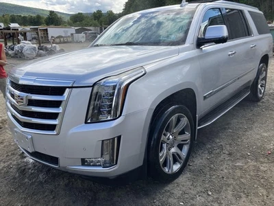 15 ESCALADE ESV Wiper Arm - Image 1 of 4