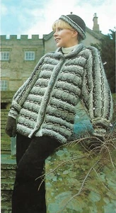 WOMENS CHUNKY 3 COLOUR JACKET 32 - 40 inch KNITTING PATTERN - Picture 1 of 2