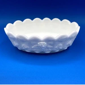 Westmoreland weiß Milchglas Bonboniere getäfelt Traube Vintage oval Nuss - Bild 1 von 7