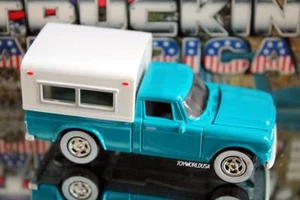 Johnny Lightning Truckin' America '60s Studebaker Champ  - Picture 1 of 1