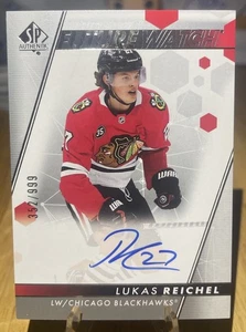 2022-23 SP Authentic - Autographed Future Watch Lukas Reichel #107 /999 (AU, RC) - Bild 1 von 2