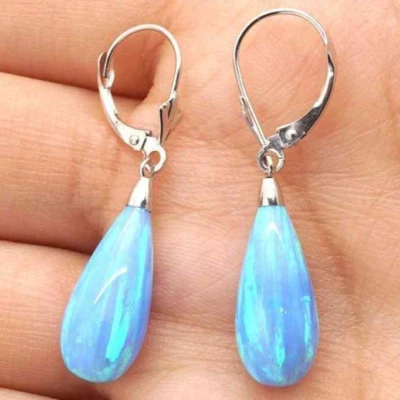 Pendientes colgantes de oro blanco de 14K con gota de lágrima de ópalo azul cielo con palanca 37 mm Foto 1 de 4