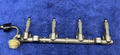 Carril de inyección de combustible original Scion TC Camry 2004 2009 2,4 L 2AZFE inyectores de combustible Foto 1 de 4