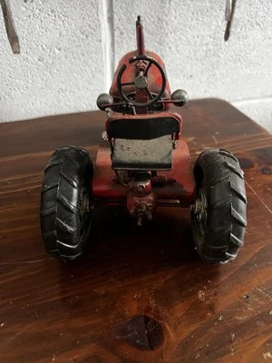 Tractor de metal vintage Oliver/John Deer escala 1/16 rojo y blanco Foto 1 de 4
