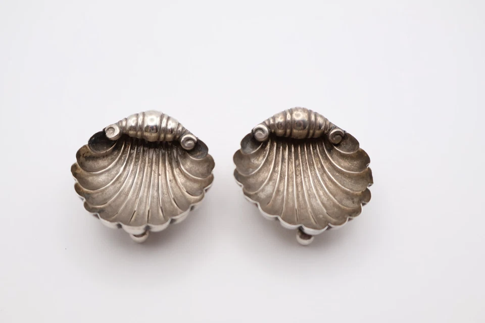 Antiguo par de platos de sal con cáscara de plata A/F con sello Birmingham 1892/93 Foto 1 de 4