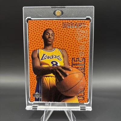 1996-97 Upper Deck - Rookie Exclusives Kobe Bryant #R10 Sample (RC) - Imagem 1 de 4