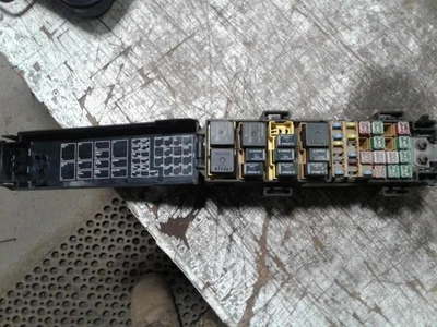 Motor de caja de fusibles compatible con 00-04 Grand Cherokee 1128710 Foto 1 de 4