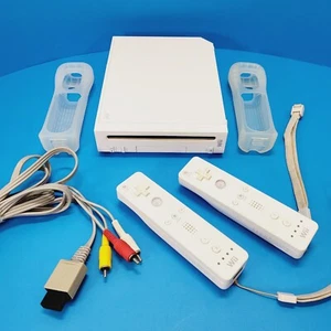 Nintendo Wii White Console + Two Wii RVL-003 Remotes & Jackets, Tested - Picture 1 of 11