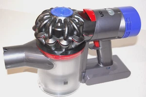 Genuine DYSON Cyclone V8 Handheld Cordless Cleaned Vacuum NEW Battery - Picture 1 of 8