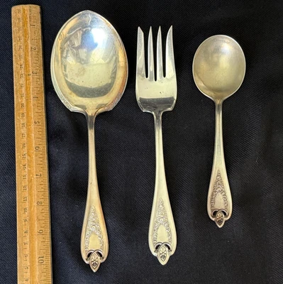 Juego de 3 tenedores de cubiertos de plata Rogers Bros Heritage 1847 Foto 1 de 4