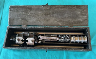 Antique F. Armstrong Pipe Threader No 2 Set & Wrench Bridgeport USA Wooden Box - Image 1 of 4