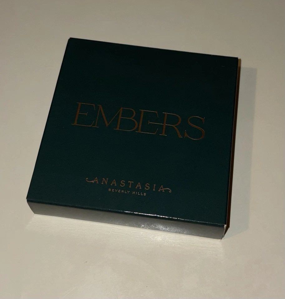 Paleta de sombras de ojos Anastasia Beverly Hills Embers Foto 1 de 1
