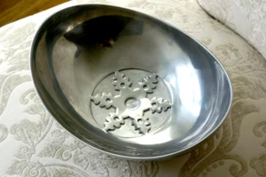 Metal Serving Bowl Centerpiece 10.5" with Snowflake for Winter Christmas, Heavy! - Picture 1 of 9