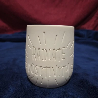 Scentsy - Calentador enchufable - Radia positividad - Luz nocturna ~ Nuevo en caja Foto 1 de 4