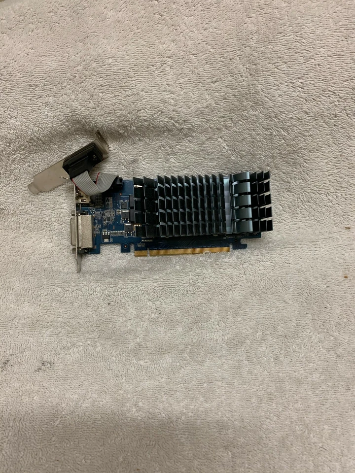 Tarjeta de video Asus nVidia EN210 1GB silenciosa/DI/1GD3/V2 (LP) DVI VGA HDMI PCIe Foto 1 de 1