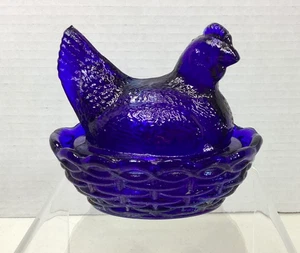 Vintage Mid-Mini gallina su nido vetro salina blu cobalto iridescente non marcata - Foto 1 di 11