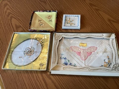 4 Boxed Vintage Handkerchief/Hankies Floral In Original Boxes-De Mallorca basket - Image 1 of 4