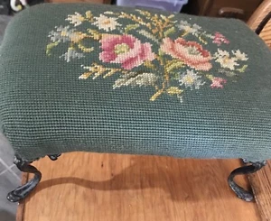 Vtg Floral Tapesty Footstool Foot Rest Metal Legs 13” x 8” x 7” Tall - Picture 1 of 5