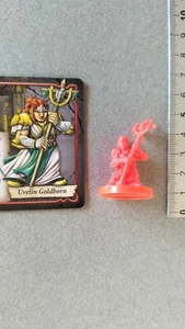 DWARF HERO PRIESTESS MINIATURE+ENG CARD/HEROES OF LAND, AIR & SEA G262 - Imagen 1 de 1
