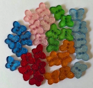 30 Glitter Butterfly Shape Resin Buttons Size 14x10mm 6 Colours & 5 of Each - Picture 1 of 2