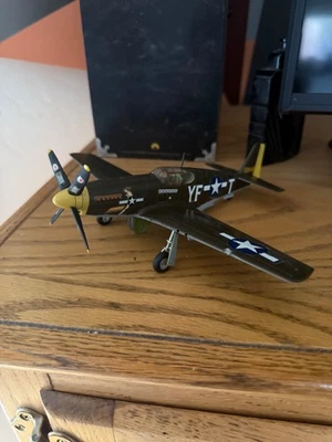 Vintage Monogram P-51B  MUSTANG  BUILT  1/48 - Image 1 of 4