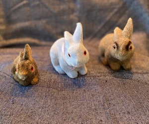 Set Of Family Easter Rabbits Flocked Plastic Molded - Picture 1 of 11