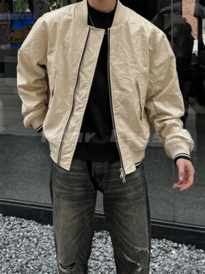 Dries Van Noten 2024 Pliegues de Cera al Aceite, Chaqueta con Cremallera para Mujer y Hombre en Marfil Foto 1 de 4