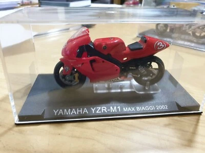 Modellino moto YAMAHA YZR M1 Max Biaggi 2002 1/24 - Immagine 1 di 4