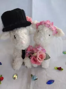 Hand Knitted Sheep Bride And Groom - Picture 1 of 13