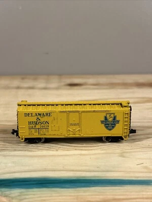 Atlas N Scale 3310 Delaware and Hudson 40’ Plug Door Box Car, 20059 Weathered - Image 1 of 4