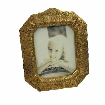 Antiguo C.B. "Marco de fotos grabado Winter & Sons latón/bronce tono dorado 6x7,25""" Foto 1 de 4