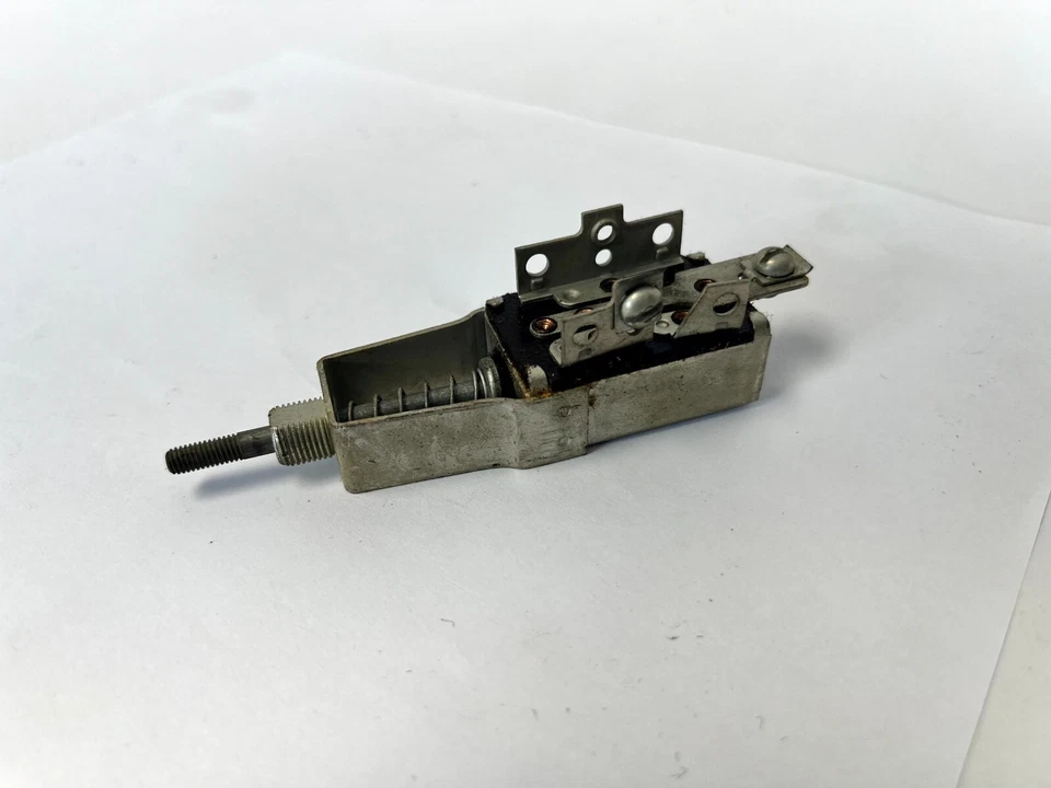 Interruptor soplador calentador Chrysler Plymouth DeSoto Dodge 1940-1948 1308230 nuevo de stock Foto 1 de 4