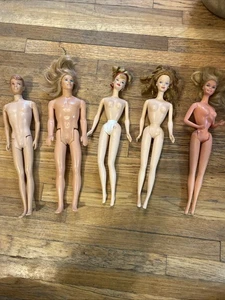 Bambole Barbie e Ken Mattell originali anni 60 e alcuni vestiti - Foto 1 di 17