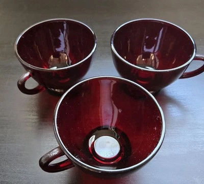 Juego de 3 tazas de café de vidrio vintage rojo rubí real Foto 1 de 4
