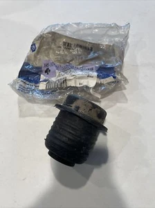 New GM 15249367 Front Body Insulator 1997-04 Regal 05-09 LaCrosse Allure - Picture 1 of 5