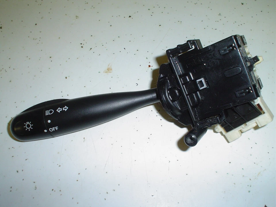 01 - 05 Interruptor de haz de luz de señal de giro para Toyota Rav4 OEM 3508SW  Foto 1 de 1
