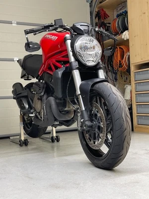 Ducati Monster 821 Stripe Naked Custombike wie neu wenig km - Bild 1 von 4