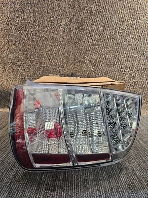 Conjunto de luces traseras TYC 11-6243-01-9 - Certificado Capa para Toyota Prius 2006-2009 Foto 1 de 4