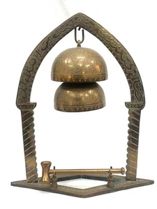 JOLIE CLOCHE DE MÉDITATION ORIENTALE EN LAITON AVEC SON MARTEAU - Bild 1 von 3