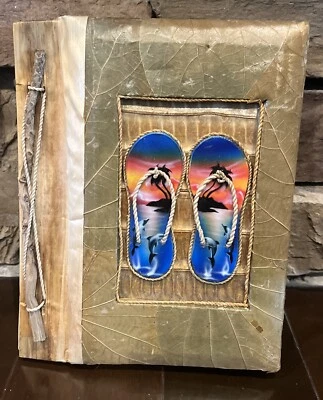 Álbum de fotos de madera con hojas hechas a mano de delfines Chanclas de delfines palma Foto 1 de 4