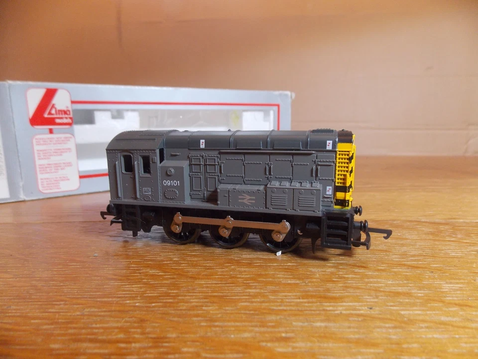 LIMA 205058 BR CLASS 09 DIESEL SHUNTER 0-6-0 LOCO No 09101 in BR Grey Livery. - Image 1 of 4