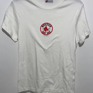 Sun & Ocean Women's White Red Boston Red Sox Short Sleeve T-Shirt Size Medium - Picture 1 of 6
