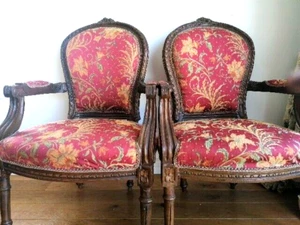 Pair Vintage French Provincial Louis XV Open Armchairs, Gilt Accents Exceptional - Picture 1 of 17